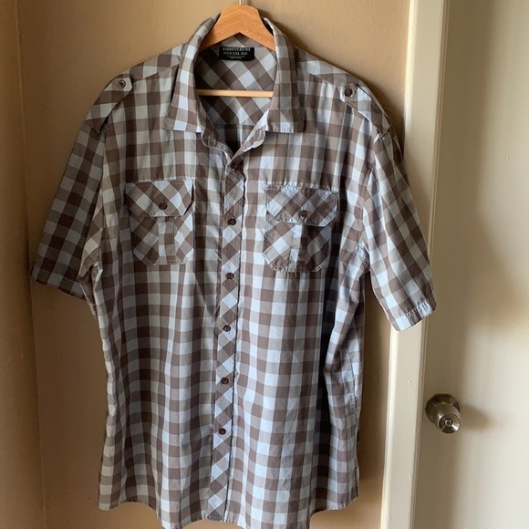 IRREVERENT Short Sleeve Plaid Button Down Shirt - Picture 2 of 4